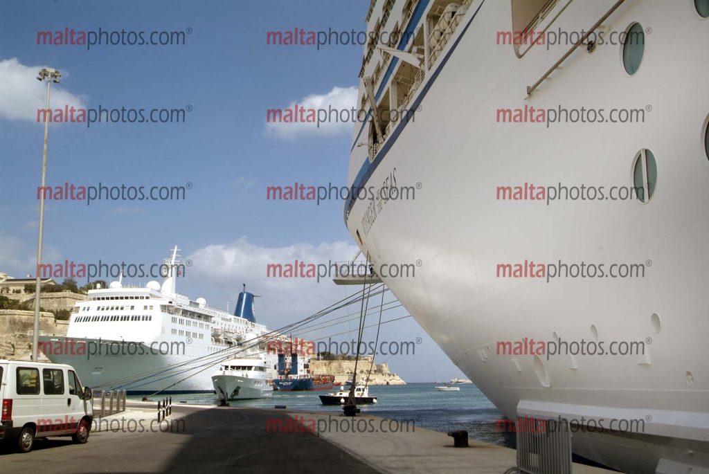 Cruiseliners Malta Grand Harbour Malta Photos