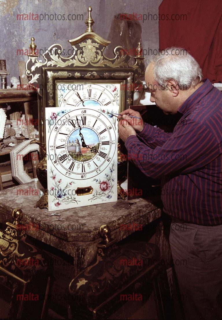 Gilder Mdina Gold Foil Crafts Arlogg tal Lira Maltese Clock Malta Photos